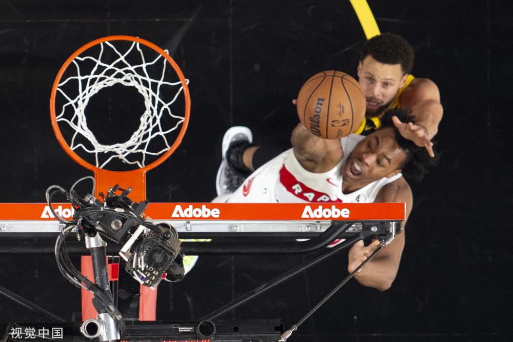 拉开了两队 拉开了两队