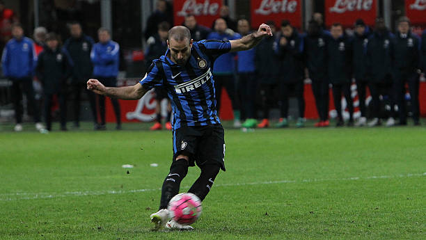 凭借其稳固 凭借其稳固